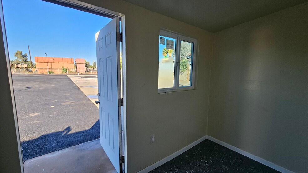 More Photos Of 11026 Roswell Ave, Pomona Industrial For Lease