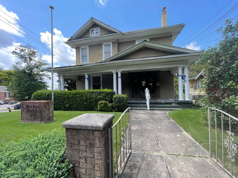 More Photos Of 2300 10th Ct, Birmingham Office Residential For Sale