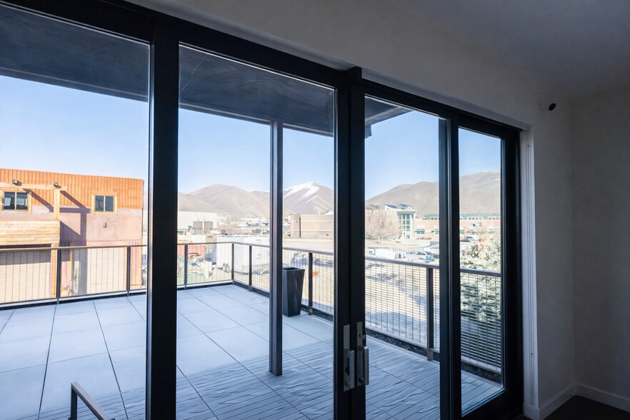 More Photos Of 130 Gulf Stream Ln, Hailey Flex For Sale