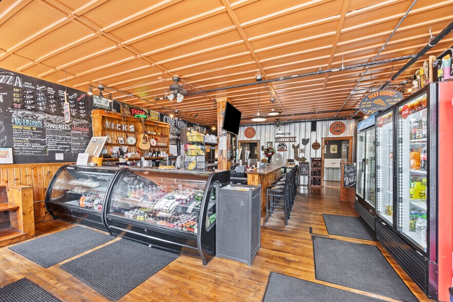 More Photos Of 7345-7347 E Main St, Reynoldsburg General Retail For Sale