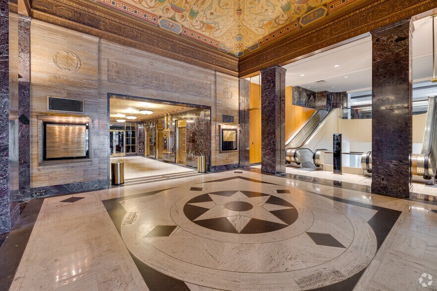 More Photos Of 320 S Boston Ave, Tulsa Office For Sale