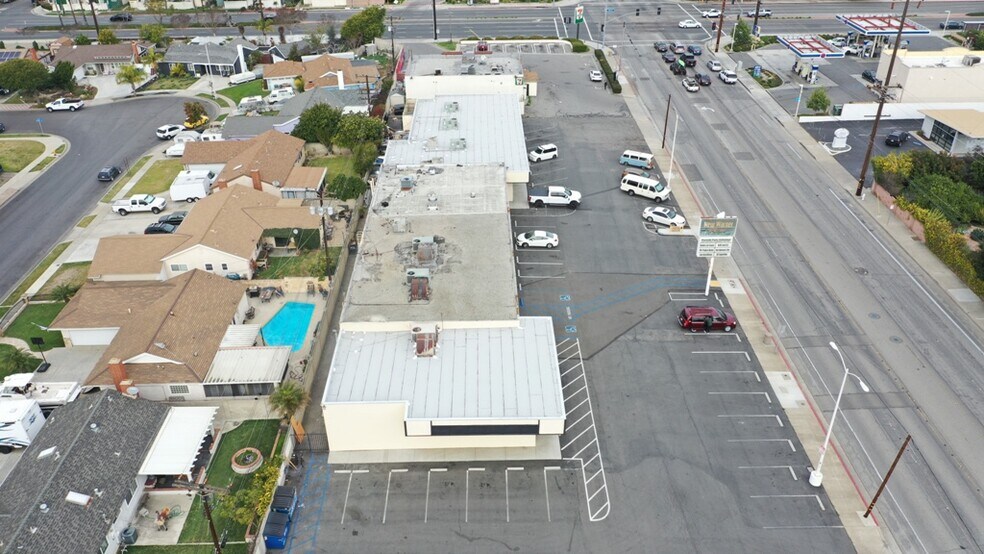 More Photos Of 17055 Newland St, Huntington Beach Unknown For Lease