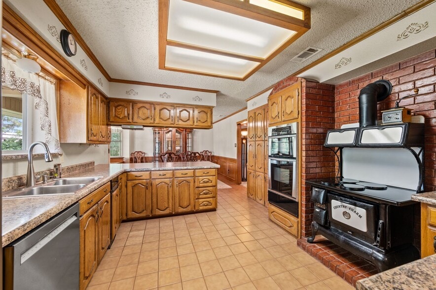 More Photos Of 981 Witherspoon Way, Flower Mound Industrial For Sale