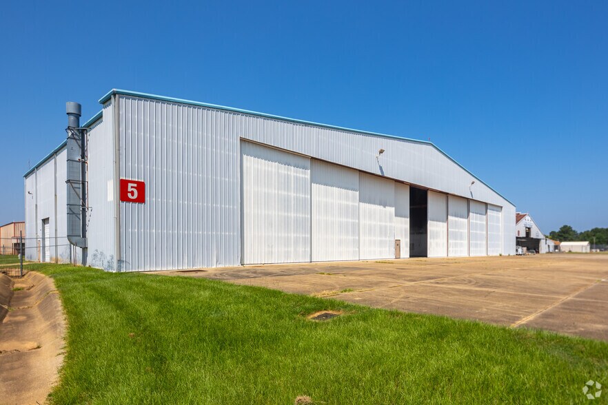 Primary Photo Of 6129 Amelia Earhart Dr, Shreveport Warehouse For Lease