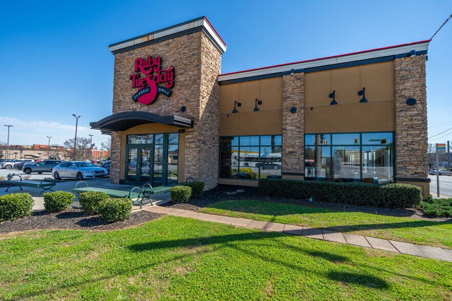 More Photos Of 1230 Virginia Ave, Atlanta Restaurant For Lease