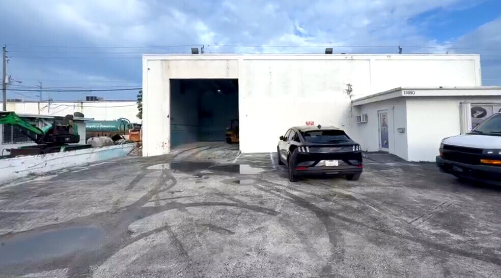 More Photos Of 13990 NW 6th Ct, Miami Warehouse For Lease