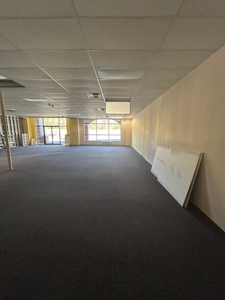 More Photos Of 25127 Highway 5, Lonsdale General Retail For Lease