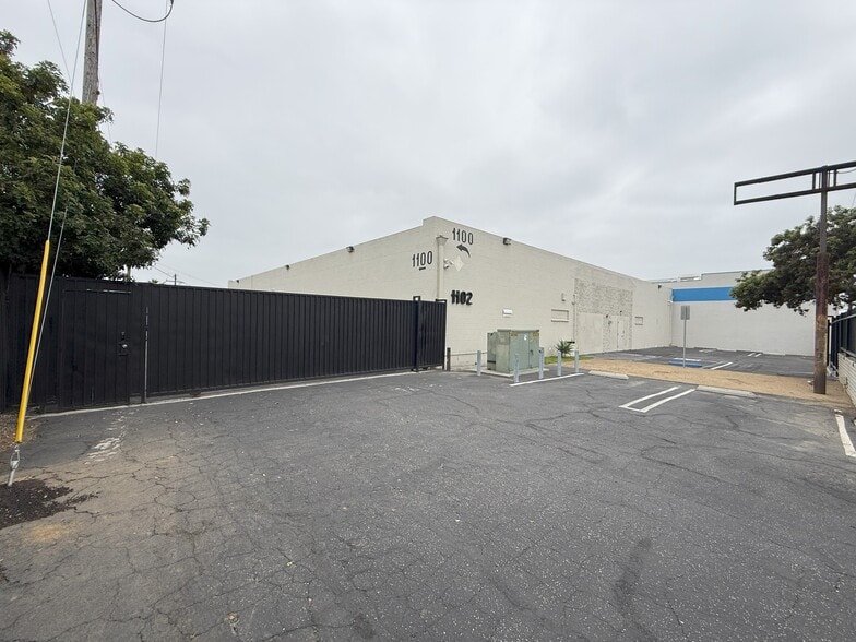 More Photos Of 1100-1102 W 135th St, Gardena Manufacturing For Sale