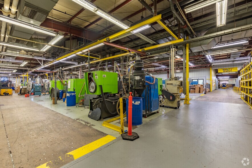 More Photos Of 2810 S West St, Wichita Manufacturing For Sale