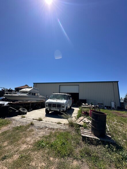 More Photos Of 6738 Greenbay Rd, Arbuckle Land For Lease