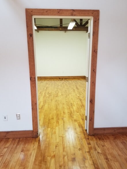 More Photos Of 1800 Essex St, Los Angeles Office Residential For Lease