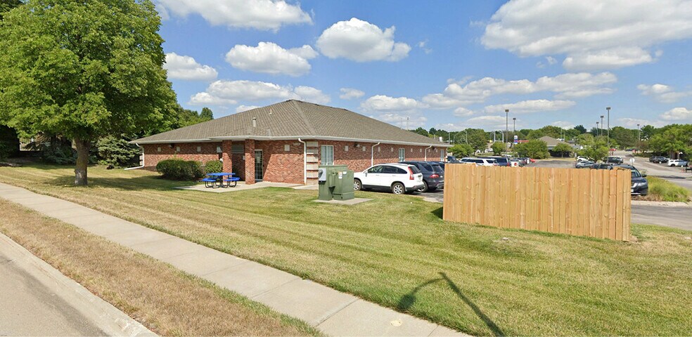 More Photos Of 16909 Q St, Omaha Medical For Sale