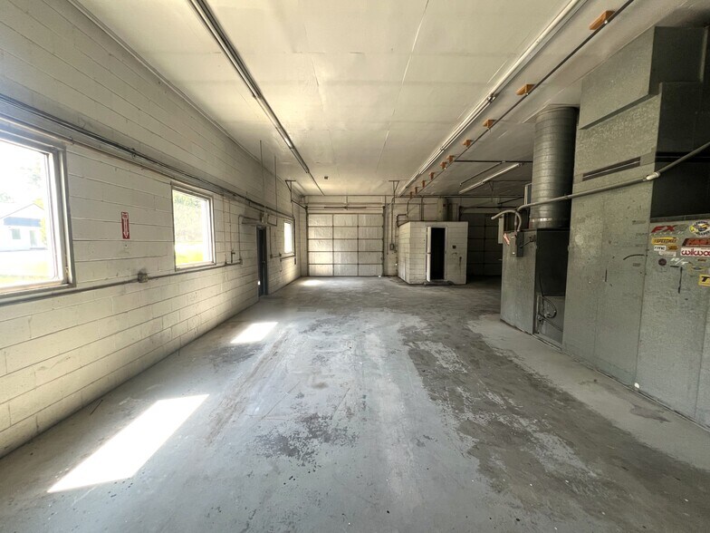 More Photos Of 5304 N Main St, Acworth Auto Repair For Sale