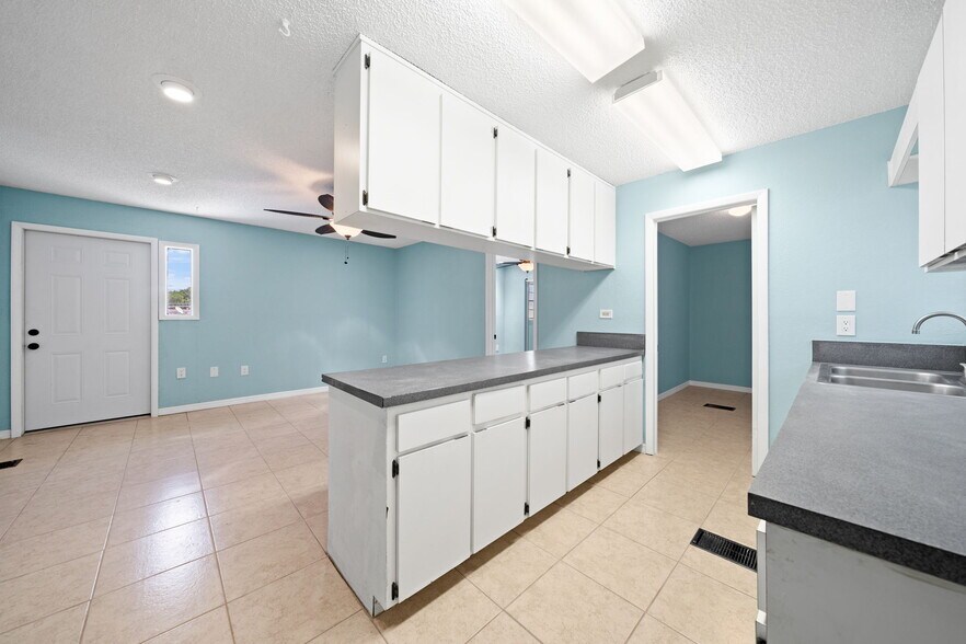 More Photos Of 100 Lucas Rd, Merritt Island Carwash For Sale