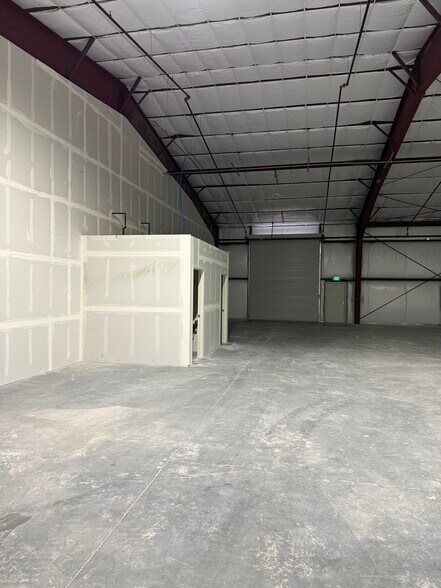 More Photos Of 7879 N Virginia St, Reno Light Distribution For Lease