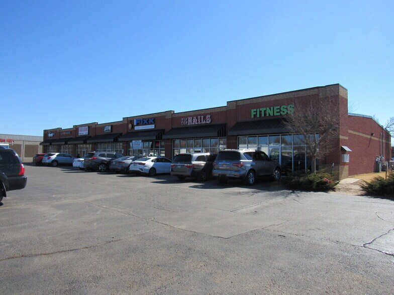 More Photos Of 630-650 W Edmond Rd, Edmond Storefront Retail Office For Lease