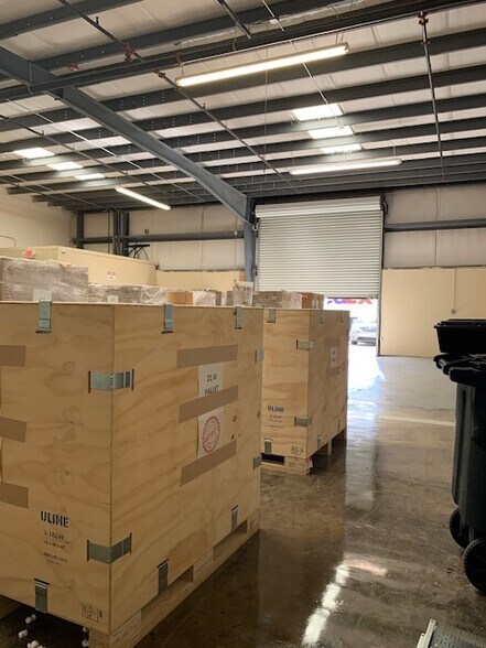 More Photos Of 1313 Green Forest Ct, Winter Garden Warehouse For Lease