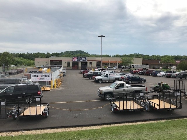 More Photos Of 100-195 Richland Sq, Richland Center General Retail For Lease