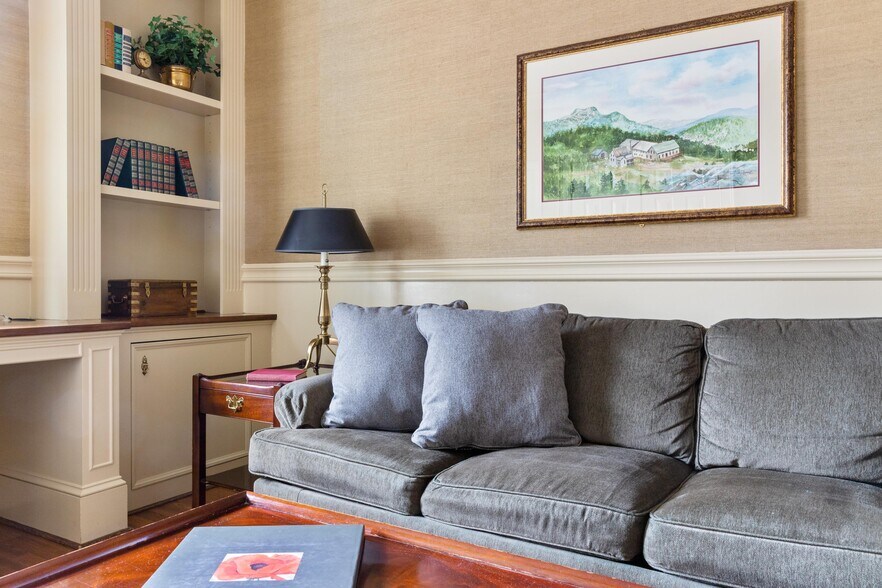 More Photos Of 18 Main St, Stowe Hotel For Sale