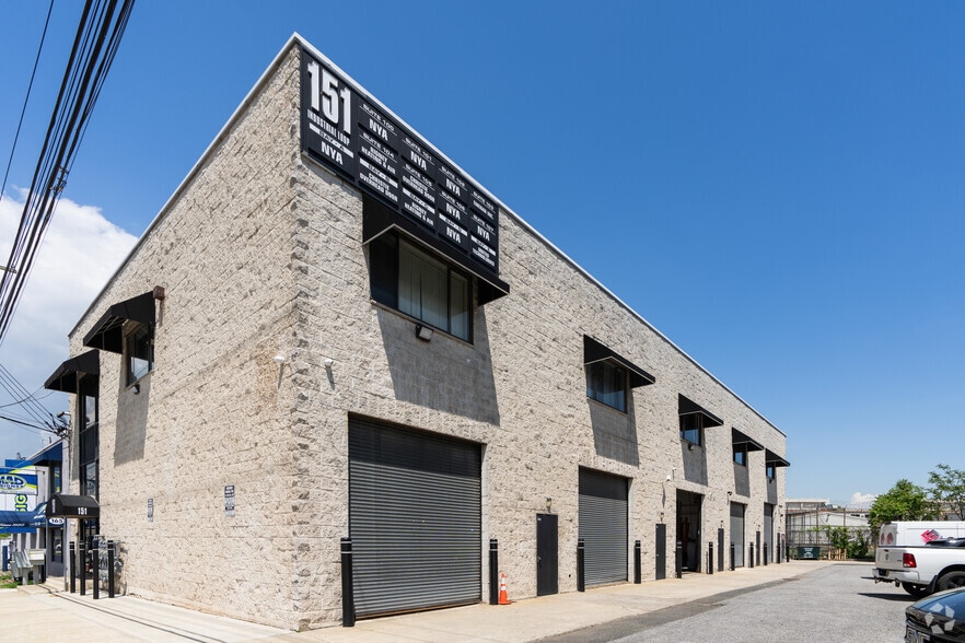 More Photos Of 151 Industrial Loop, Staten Island Storefront Retail Office For Sale