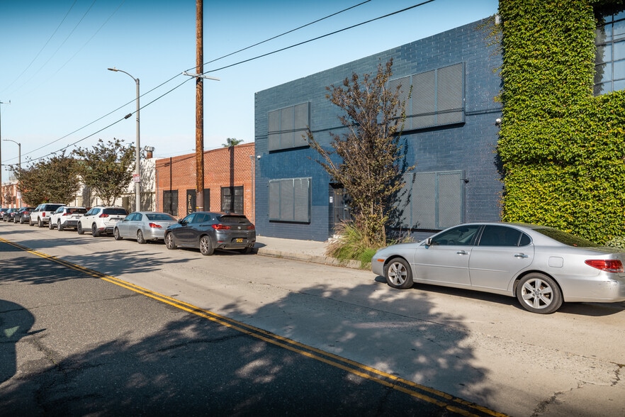 More Photos Of 5017 Exposition Blvd, Los Angeles Office Residential For Sale