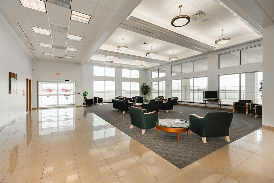 More Photos Of 2841 E Empire St, Bloomington Airplane Hangar For Sale