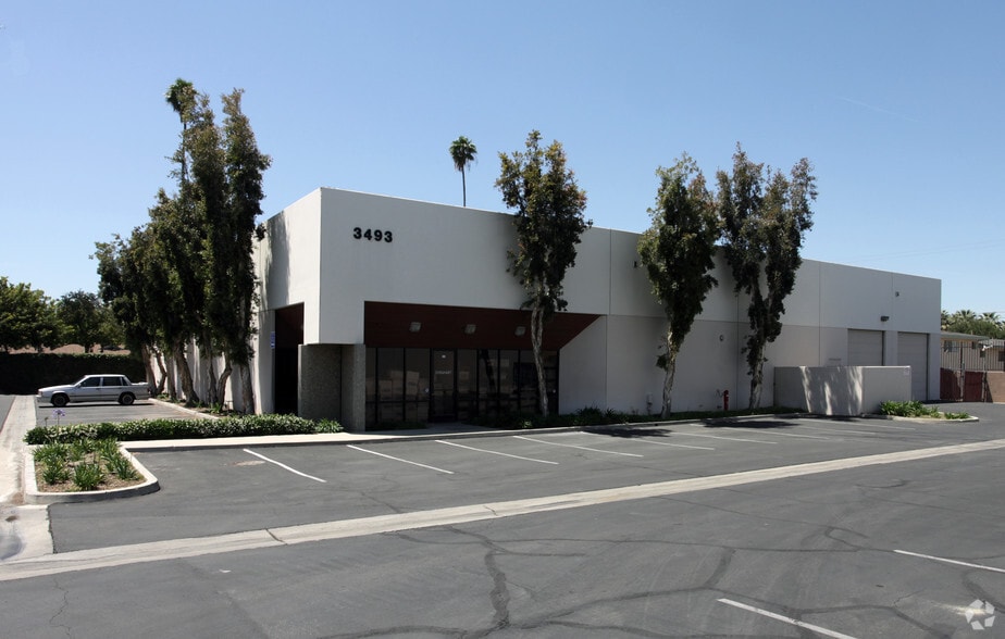 More Photos Of 3493 Durahart St, Riverside Warehouse For Lease