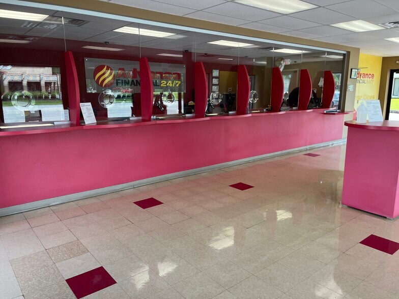 More Photos Of 1401 Hillsboro Blvd, Manchester Restaurant For Lease
