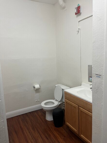 More Photos Of 5909 Camden St, Oakland Daycare Center For Sale