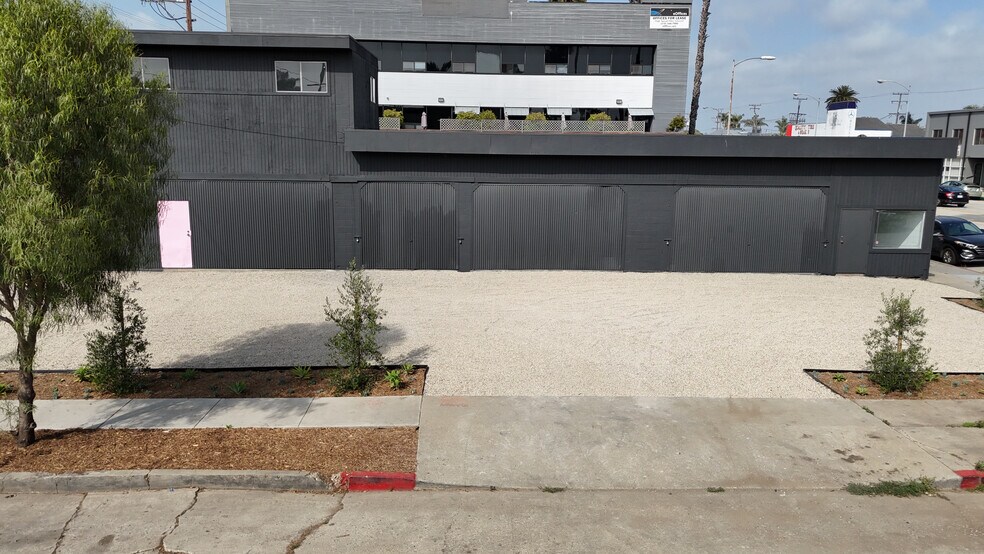 More Photos Of 13123 W Washington Blvd, Los Angeles Showroom For Lease