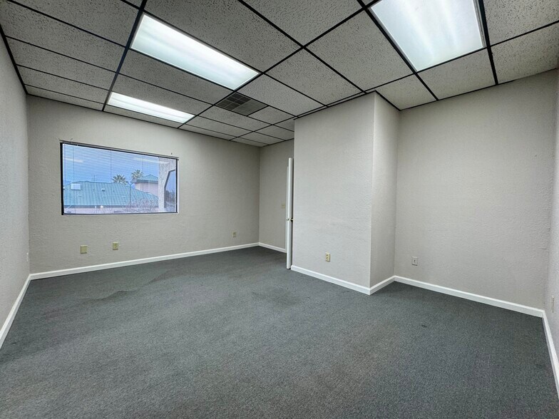 More Photos Of 804 E Cypress Ave, Redding Office For Sale