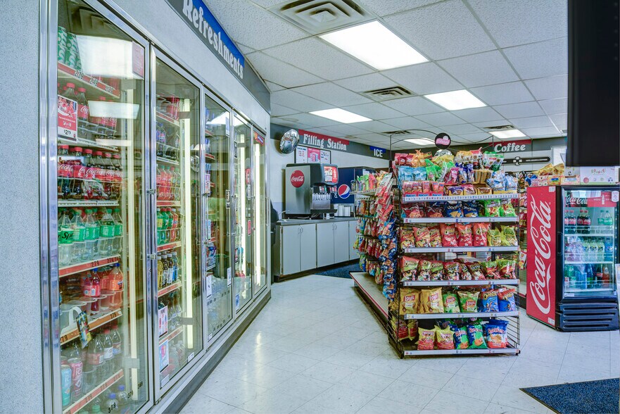 More Photos Of 901 N Prince St, Clovis General Retail For Sale