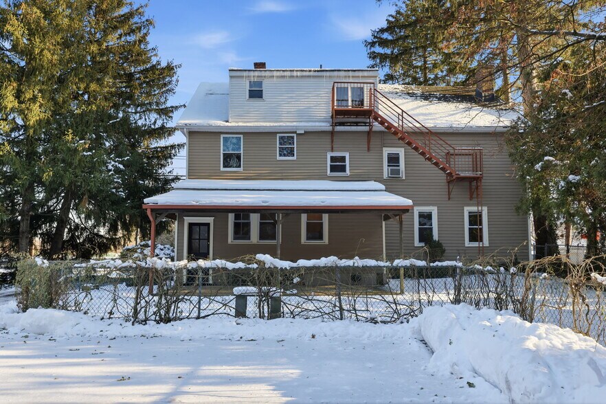 More Photos Of 2695 Main St, Lawrence Apartments For Sale