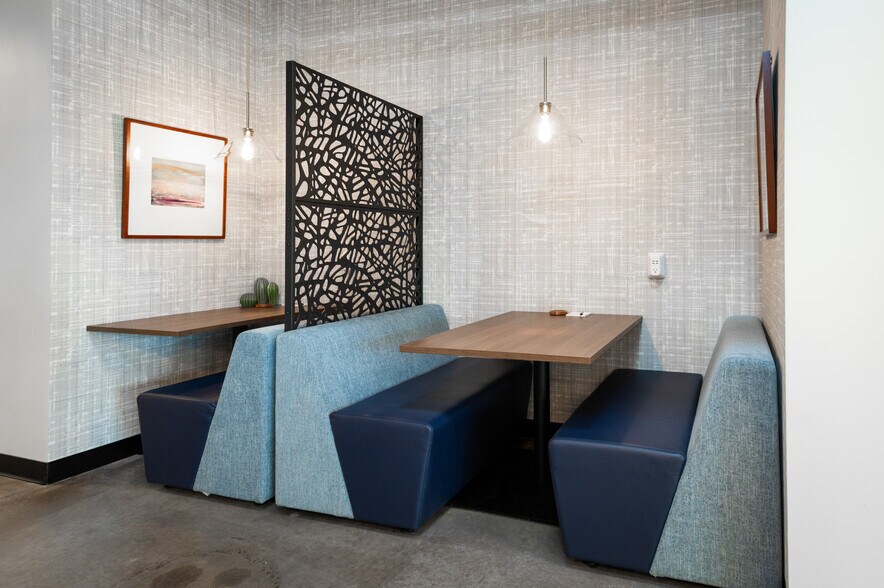 More Photos Of 565 SE 9th St, Bend Coworking Space