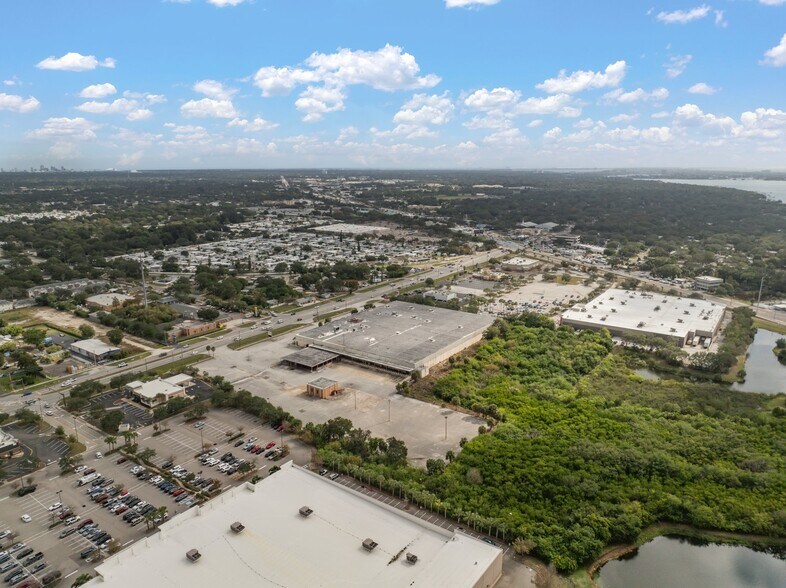 More Photos Of 4600 Park St N, Saint Petersburg Warehouse For Lease