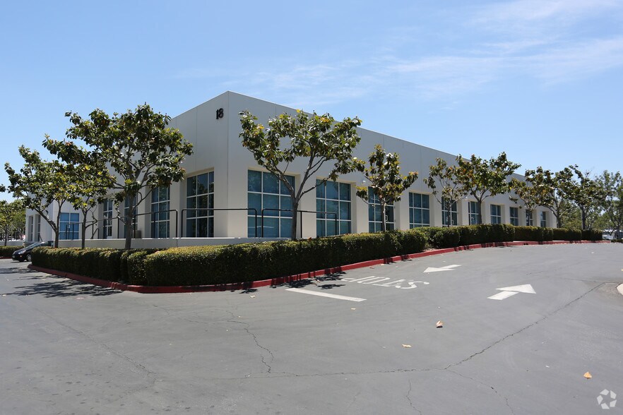 More Photos Of 18 Technology Dr, Irvine Research And Development For Lease