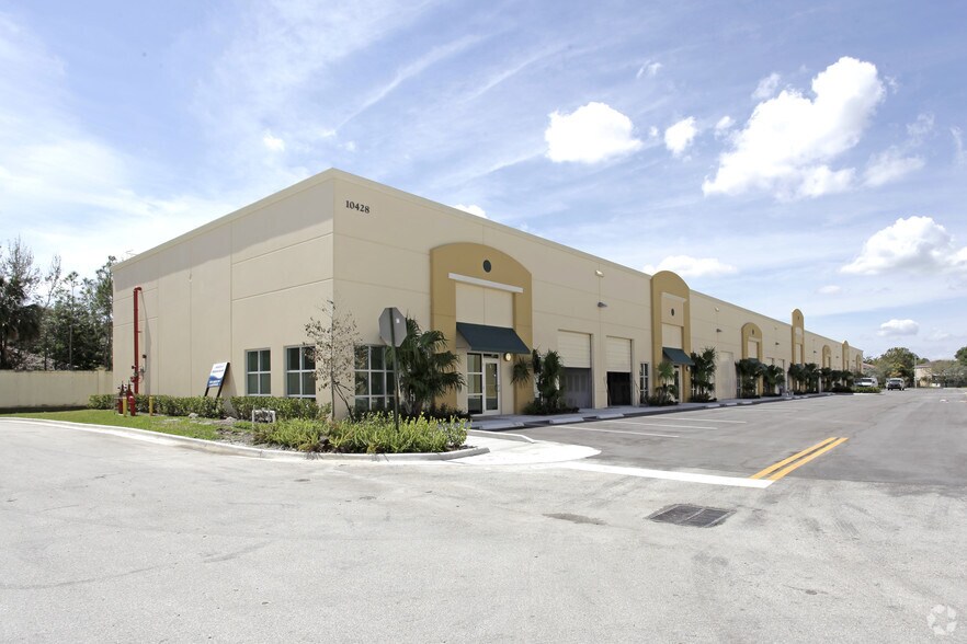 More Photos Of 10428 W State Road 84, Davie Warehouse For Lease
