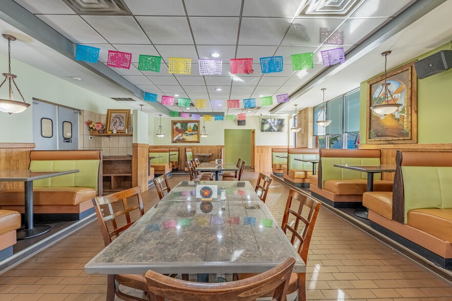 More Photos Of 3205 S Harlem Ave, Berwyn Fast Food For Sale