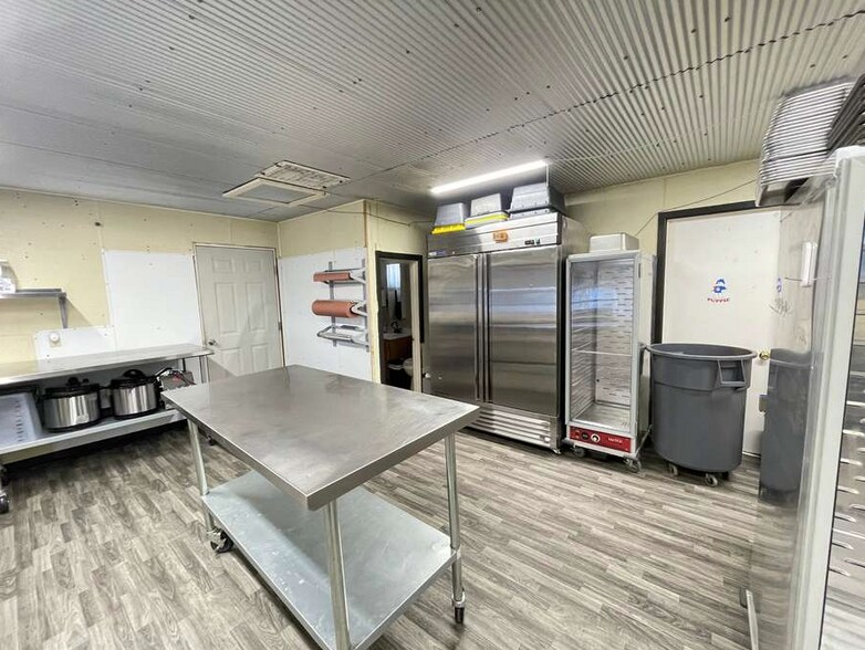 More Photos Of 223 S Main St, Valentine General Retail For Sale