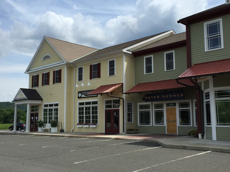 More Photos Of 245 Amity Rd, Woodbridge Land For Lease