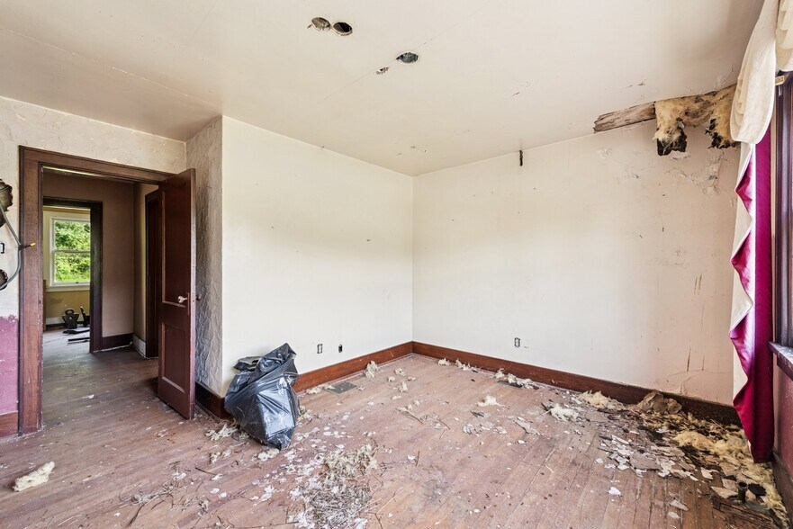 More Photos Of 920 Washington Rd, Washington Office For Sale