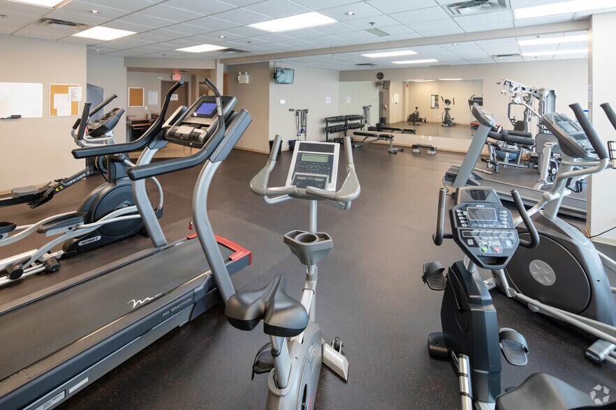 More Photos Of 13351 Commerce Pky, Richmond Office For Lease