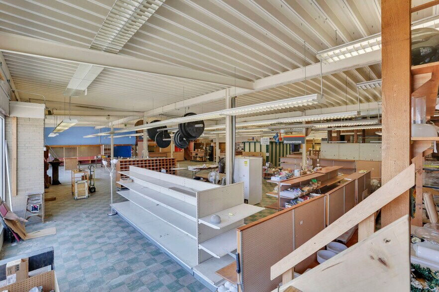 More Photos Of , Lancaster General Retail For Sale