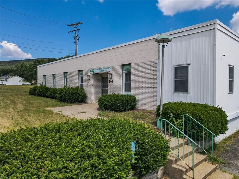 More Photos Of 201 Alpha Rd, Wind Gap Warehouse For Sale