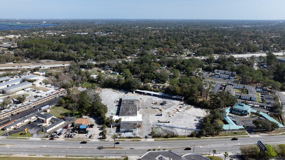 More Photos Of 3261 Philips Hwy, Jacksonville Warehouse For Sale