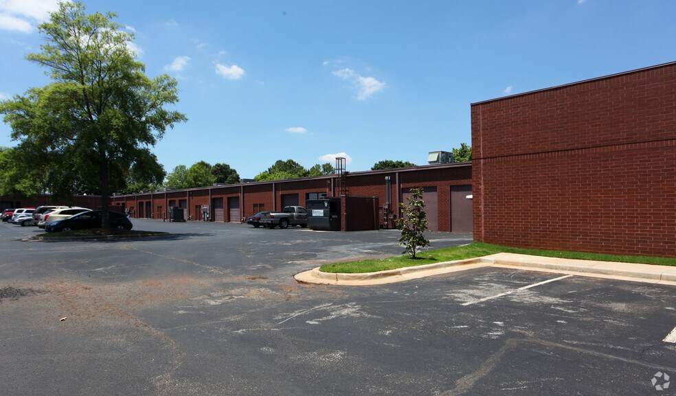 More Photos Of 6767 Old Madison Pike, Huntsville Flex For Sale