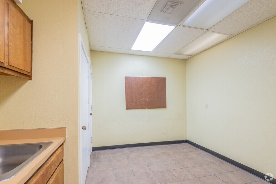 More Photos Of 9276 Greenback Ln, Orangevale Medical For Sale