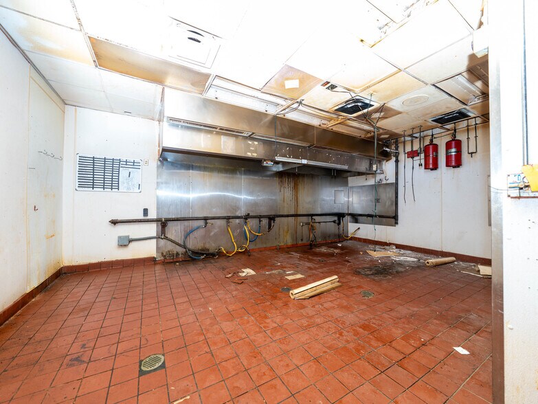 More Photos Of 1941 Champion Dr, Canton Restaurant For Lease