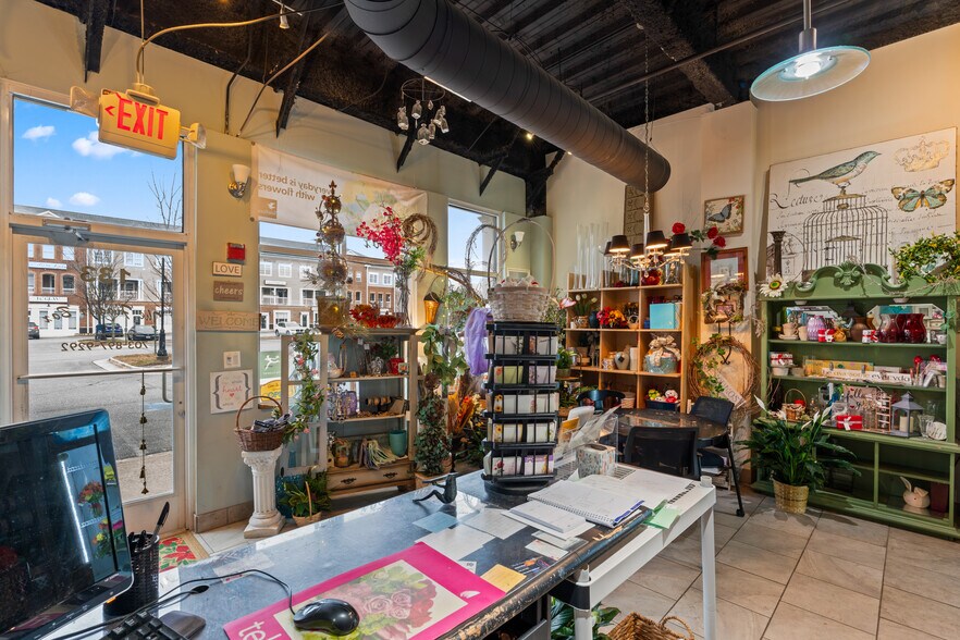 More Photos Of 13885 Hedgewood Dr, Woodbridge Office Residential For Sale