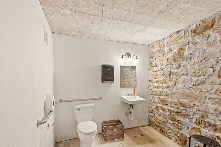 More Photos Of 162 Black Bear Run, Berlin Specialty For Sale